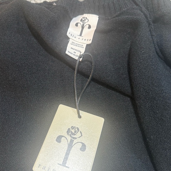 Chic Black Crew Neck, Bow Sweater - Picture 9 of 10